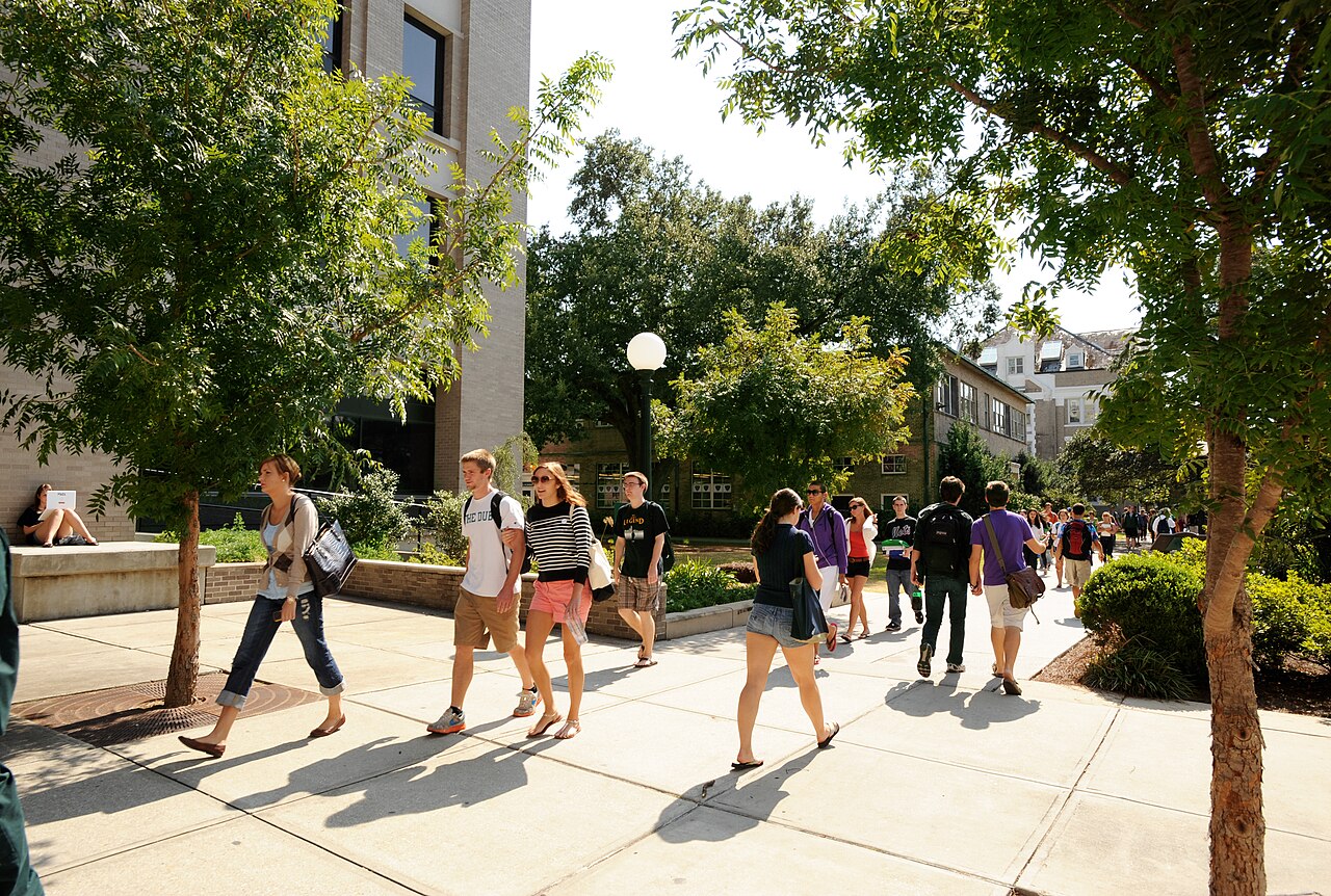Universitas Spanyol Tarik Mahasiswa Amerika Latin